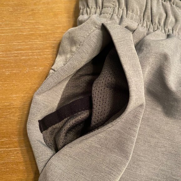 Nike Mens Dri-Fit Gray Shorts size XL - Picture 3 of 9